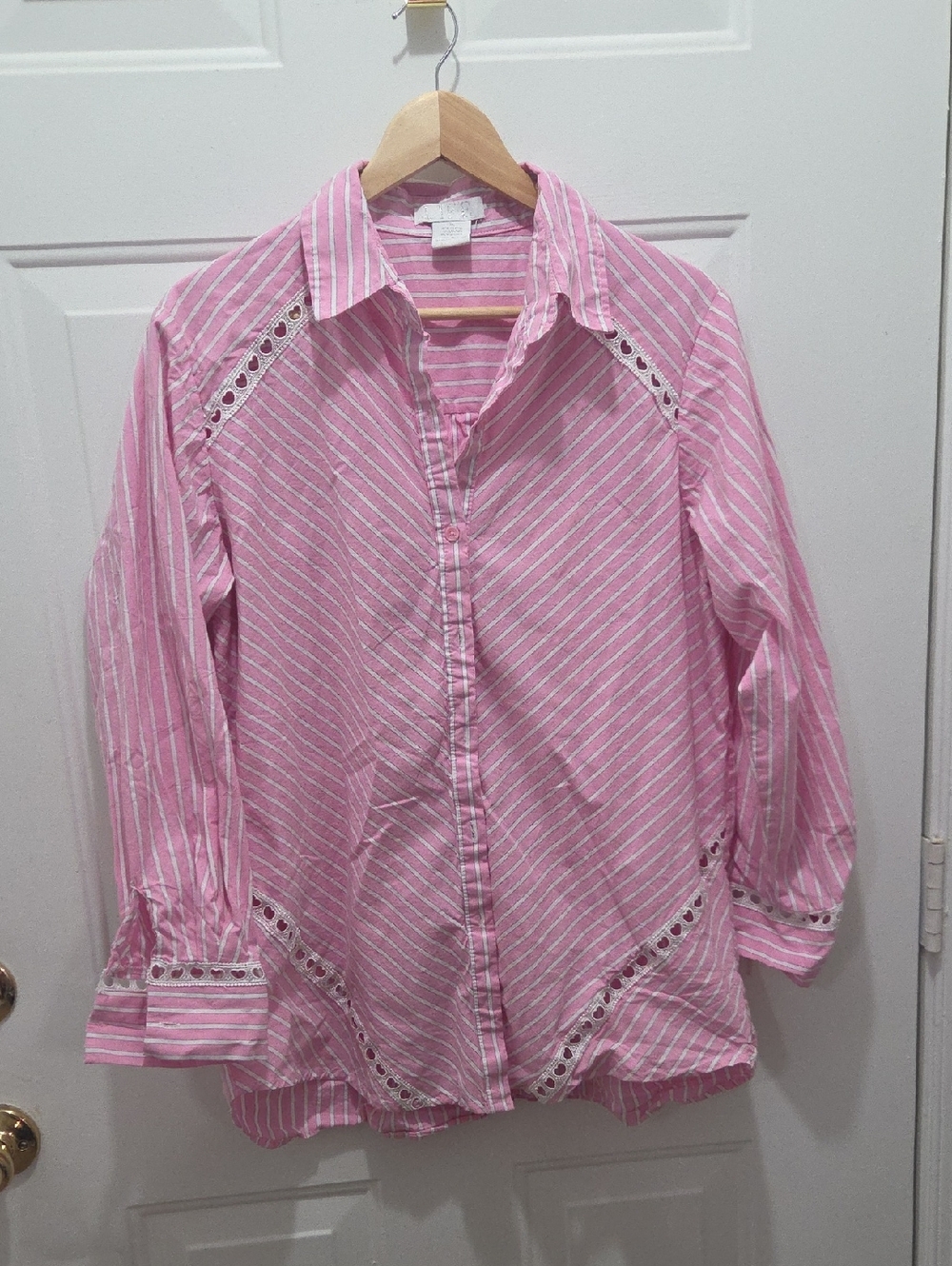 LIFE Pink Striped Button-Up Shirt with Heart Eyelet Trim XL